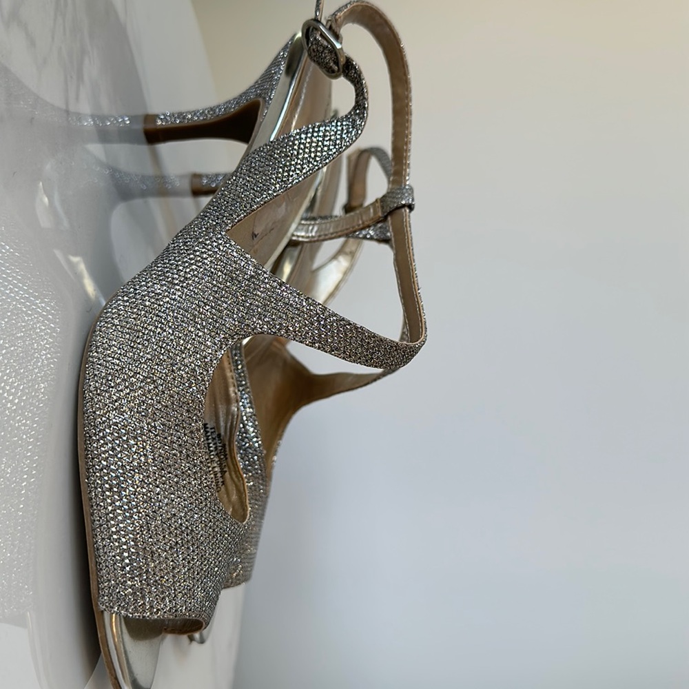 Bandolino vintage sparkly kitten heels